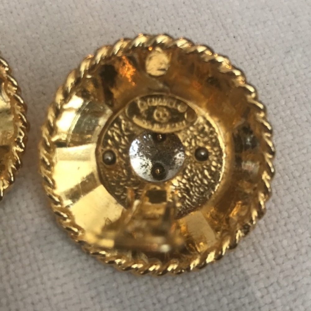 CHANEL Vintage Gold-Tone & Silver-Tone Clip On Earrings - Picture 9 of 13